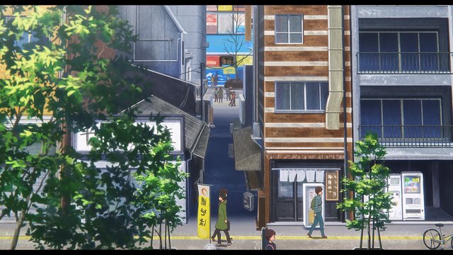 灰色がかった白いビルの前での立ち止まり